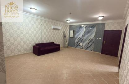 Apartment - 2 Bedrooms - 2 Bathrooms for rent in Anas Street - Fereej Bin Mahmoud North - Fereej Bin Mahmoud - Doha