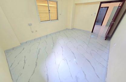 Apartment - 2 Bedrooms - 2 Bathrooms for rent in Salaja Street - Doha Al Jadeed - Doha