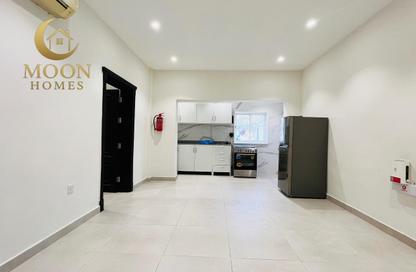 Apartment - 1 Bedroom - 1 Bathroom for rent in Umm Ghwailina Comm - Umm Ghuwalina - Umm Ghuwailina - Doha Apartment - 1 Bedroom - 1 Bathroom for rent in Umm Ghwailina Comm - Umm Ghuwalina - Umm Ghuwailina - Doha