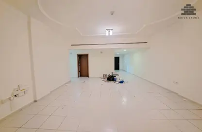 Apartment - 3 Bedrooms - 3 Bathrooms for rent in Al Sadd Road - Al Sadd - Doha