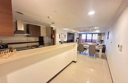 Apartment - 1 Bedroom - 2 Bathrooms for rent in West Porto Drive - Porto Arabia - The Pearl Island - Doha