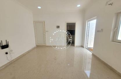 Villa - Studio - 1 Bathroom for rent in Muraikh - AlMuraikh - Doha