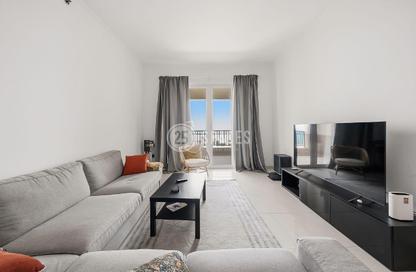 Apartment - 2 - 3 for rent in Viva East - Viva Bahriyah - The Pearl Island - Doha Apartment - 2 - 3 for rent in Viva East - Viva Bahriyah - The Pearl Island - Doha