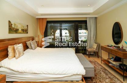 Apartment - 2 Bedrooms - 3 Bathrooms for sale in West Porto Drive - Porto Arabia - The Pearl Island - Doha