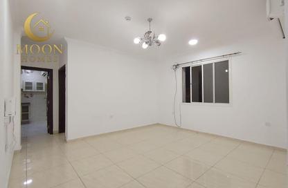Apartment - 2 Bedrooms - 2 Bathrooms for rent in Muntazah 7 - Al Muntazah - Doha