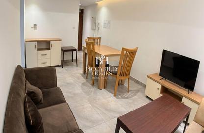 Apartment - 1 Bedroom - 1 Bathroom for rent in Al Sadd Tourist Apartments - Al Sadd - Doha