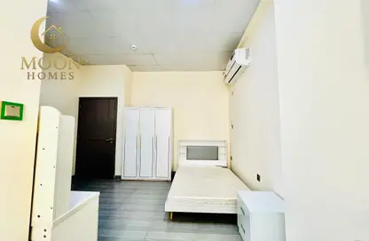 Apartment - Studio - 1 Bathroom for rent in Umm Ghwailina Comm - Umm Ghuwalina - Umm Ghuwailina - Doha