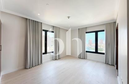 Apartment - 2 Bedrooms - 3 Bathrooms for sale in East Porto Drive - Porto Arabia - The Pearl Island - Doha