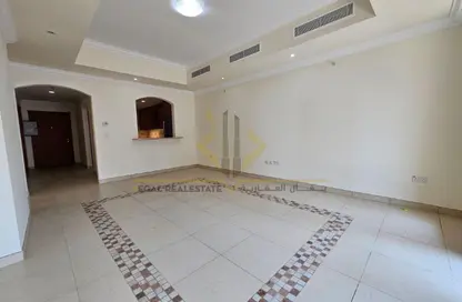Apartment - 1 Bedroom - 2 Bathrooms for rent in West Porto Drive - Porto Arabia - The Pearl Island - Doha