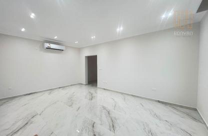 Villa - 6 Bedrooms - 6 Bathrooms for rent in Umm Qarn - Al Daayen