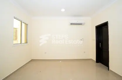 Apartment - 2 Bedrooms - 3 Bathrooms for sale in Bin Omran 35 - Fereej Bin Omran - Doha