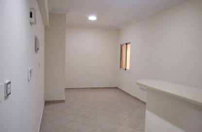 Apartment - 1 Bedroom - 1 Bathroom for rent in Imperial Suites - Old Salata - Salata - Doha