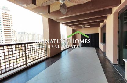 Apartment - 2 Bedrooms - 3 Bathrooms for rent in Tower 7 (Ferrari Tower) - Porto Arabia - The Pearl Island - Doha