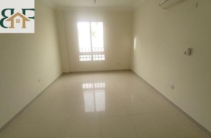 Apartment - 3 Bedrooms - 3 Bathrooms for rent in Al Nasr - Doha Apartment - 3 Bedrooms - 3 Bathrooms for rent in Al Nasr - Doha