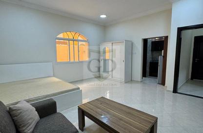 Apartment - Studio - 1 Bathroom for rent in Mamoura 18 - Al Maamoura - Doha