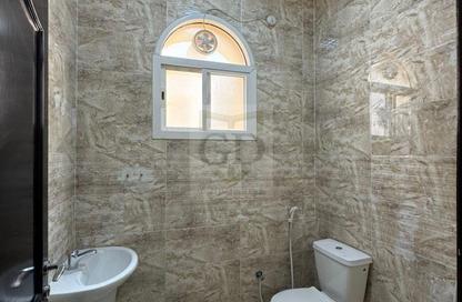 Apartment - Studio - 1 Bathroom for rent in Mamoura 18 - Al Maamoura - Doha