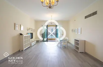 Townhouse - 2 Bedrooms - 3 Bathrooms for rent in Viva West - Viva Bahriyah - The Pearl Island - Doha