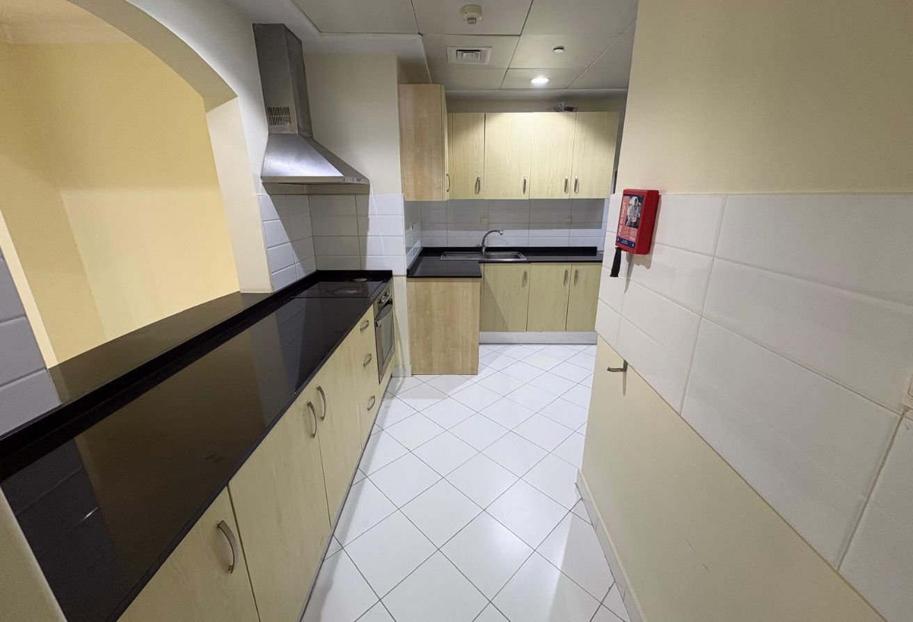 LIMITED OFFER COZY 1BEDROOM SEMI FURNISHED thumbnail 7