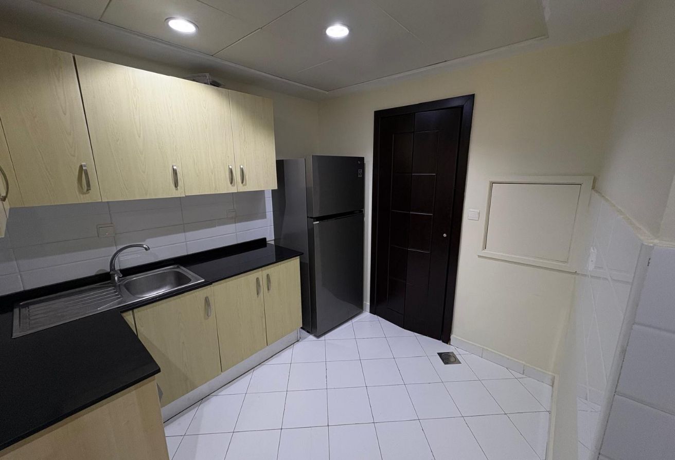 LIMITED OFFER COZY 1BEDROOM SEMI FURNISHED thumbnail 8