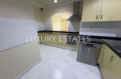 Apartment - 1 Bedroom - 2 Bathrooms for rent in Tower 13 - Porto Arabia - The Pearl Island - Doha Apartment - 1 Bedroom - 2 Bathrooms for rent in Tower 13 - Porto Arabia - The Pearl Island - Doha