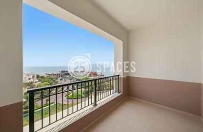 Apartment - 2 Bedrooms - 3 Bathrooms for rent in Viva East - Viva Bahriyah - The Pearl Island - Doha