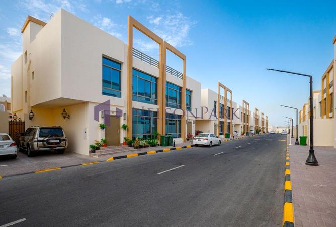 989195 - Property Image 2