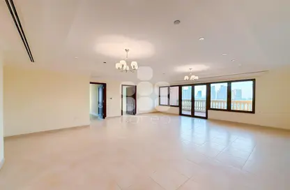 Apartment - 2 Bedrooms - 2 Bathrooms for rent in Burj Eleganté - Porto Arabia - The Pearl Island - Doha