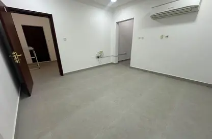 Apartment - 1 Bedroom - 1 Bathroom for rent in Bu Hamour Street - Abu Hamour - Doha