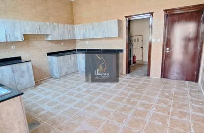 Villa - 5 Bedrooms - 6 Bathrooms for rent in Al Nuaija Street - Al Nuaija - Doha