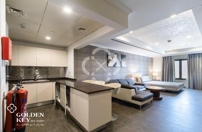 Apartment - Studio - 1 for rent in East Porto Drive - Porto Arabia - The Pearl Island - Doha