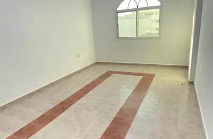 Apartment - 2 Bedrooms - 2 Bathrooms for rent in Al Mansoura - Doha