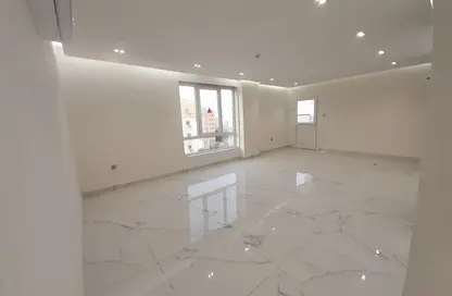 Apartment - 2 Bedrooms - 2 Bathrooms for rent in Al Mansoura - Al Mansoura - Doha