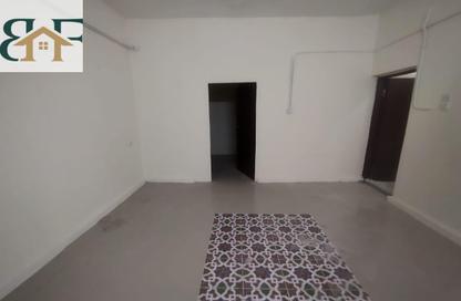 Apartment - Studio - 1 Bathroom for rent in Umm Ghwailina Comm - Umm Ghuwalina - Umm Ghuwailina - Doha