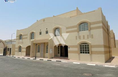Villa - 5 - 4 for rent in Ain Khalid Gate - Ain Khaled - Doha Villa - 5 - 4 for rent in Ain Khalid Gate - Ain Khaled - Doha