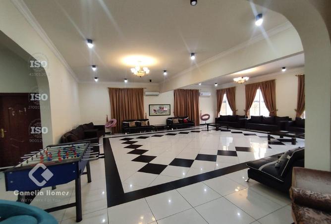 985713 - Property Image 2