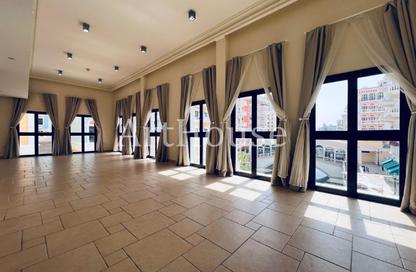 Apartment - 3 Bedrooms - 3 Bathrooms for rent in Qanat Quartier - The Pearl Island - Doha