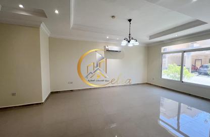 مجمع سكني - 4 غرف نوم - 4 حمامات للايجار في وادي المرخ - مريخ - المريخ - الدوحة