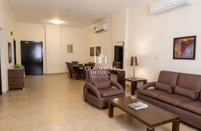 Apartment - 2 Bedrooms - 2 Bathrooms for rent in Al Nasr Street - Al Nasr - Doha