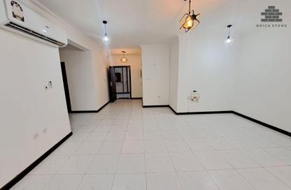Apartment - 2 Bedrooms - 1 Bathroom for rent in Anas Street - Fereej Bin Mahmoud North - Fereej Bin Mahmoud - Doha