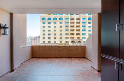 Apartment - 2 Bedrooms - 3 Bathrooms for sale in Tower 16 - Porto Arabia - The Pearl Island - Doha Apartment - 2 Bedrooms - 3 Bathrooms for sale in Tower 16 - Porto Arabia - The Pearl Island - Doha