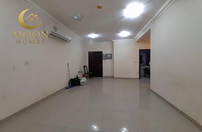 Apartment - 2 Bedrooms - 2 Bathrooms for rent in Al Mansoura - Al Mansoura - Doha
