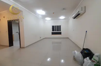 Apartment - 2 Bedrooms - 2 Bathrooms for rent in Al Mansoura - Al Mansoura - Doha