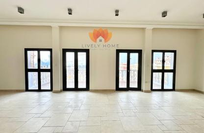 Apartment - 2 Bedrooms - 3 Bathrooms for rent in Chateau - Qanat Quartier - The Pearl Island - Doha