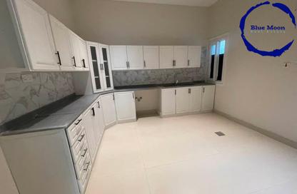 Apartment - 3 - 2 for rent in Ammar Bin Yasser Street - Al Aziziyah - Doha