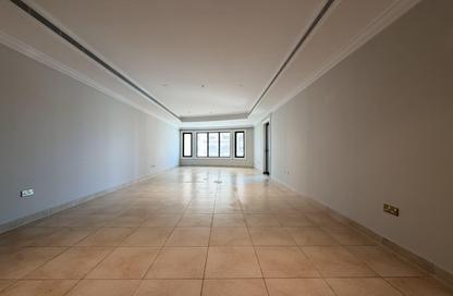 Apartment - 2 Bedrooms - 2 Bathrooms for rent in East Porto Drive - Porto Arabia - The Pearl Island - Doha