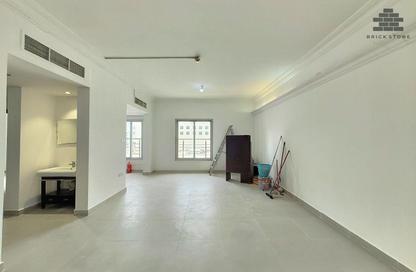 Apartment - 2 Bedrooms - 1 Bathroom for rent in Al Sadd Road - Al Sadd - Doha