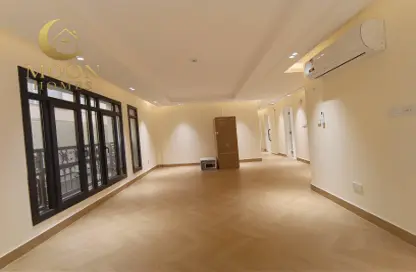 شقة - 2 غرف نوم - 2 حمامات للايجار في شارع النصر - النصر - الدوحة