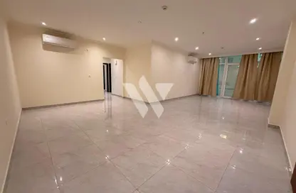 Apartment - 2 Bedrooms - 3 Bathrooms for rent in Al Nasr Street - Al Nasr - Doha