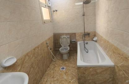 Apartment - 3 Bedrooms - 3 Bathrooms for rent in Building 12 - Abu Umama Street - Al Muntazah - Doha