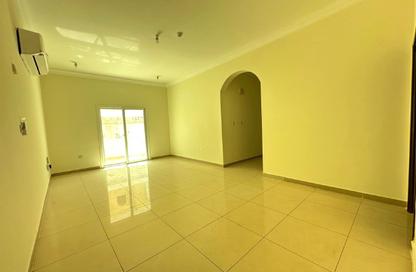 Apartment - 3 Bedrooms - 3 Bathrooms for rent in Al Nasr Street - Al Nasr - Doha Apartment - 3 Bedrooms - 3 Bathrooms for rent in Al Nasr Street - Al Nasr - Doha
